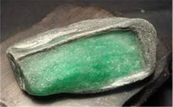 品质最好的缅甸翡翠，蕴藏这一个地球秘密