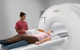 西门子推出大口径中场MRI扫描仪