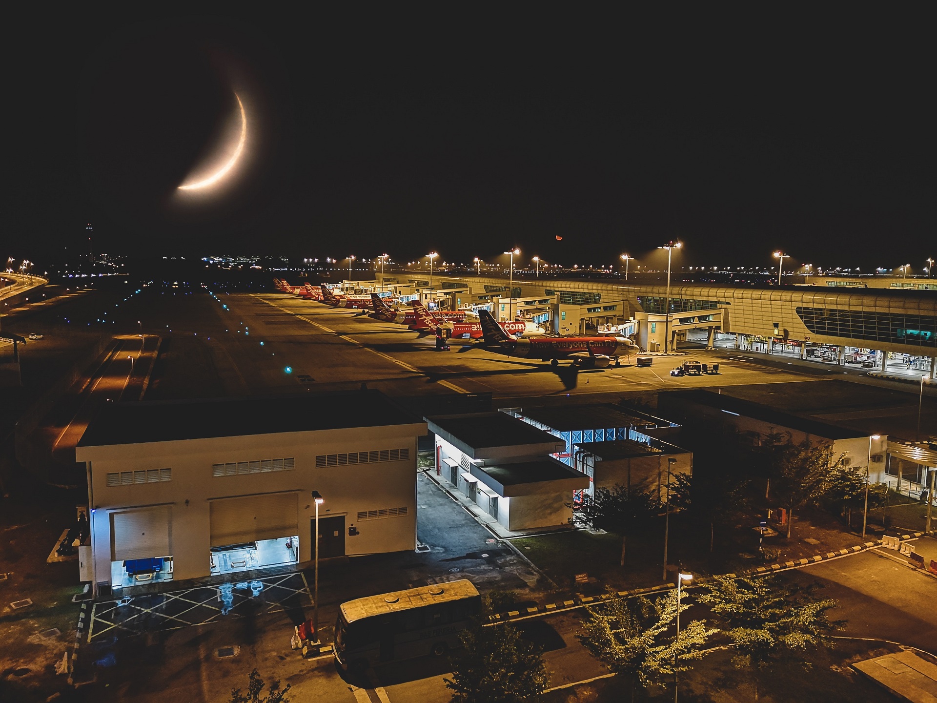 吉隆坡国际基机场安装紫外线消毒系统以限制Covid-19的传播