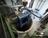 LHCb第一批新型闪烁纤维粒子跟踪探测器被安装到地下洞穴中