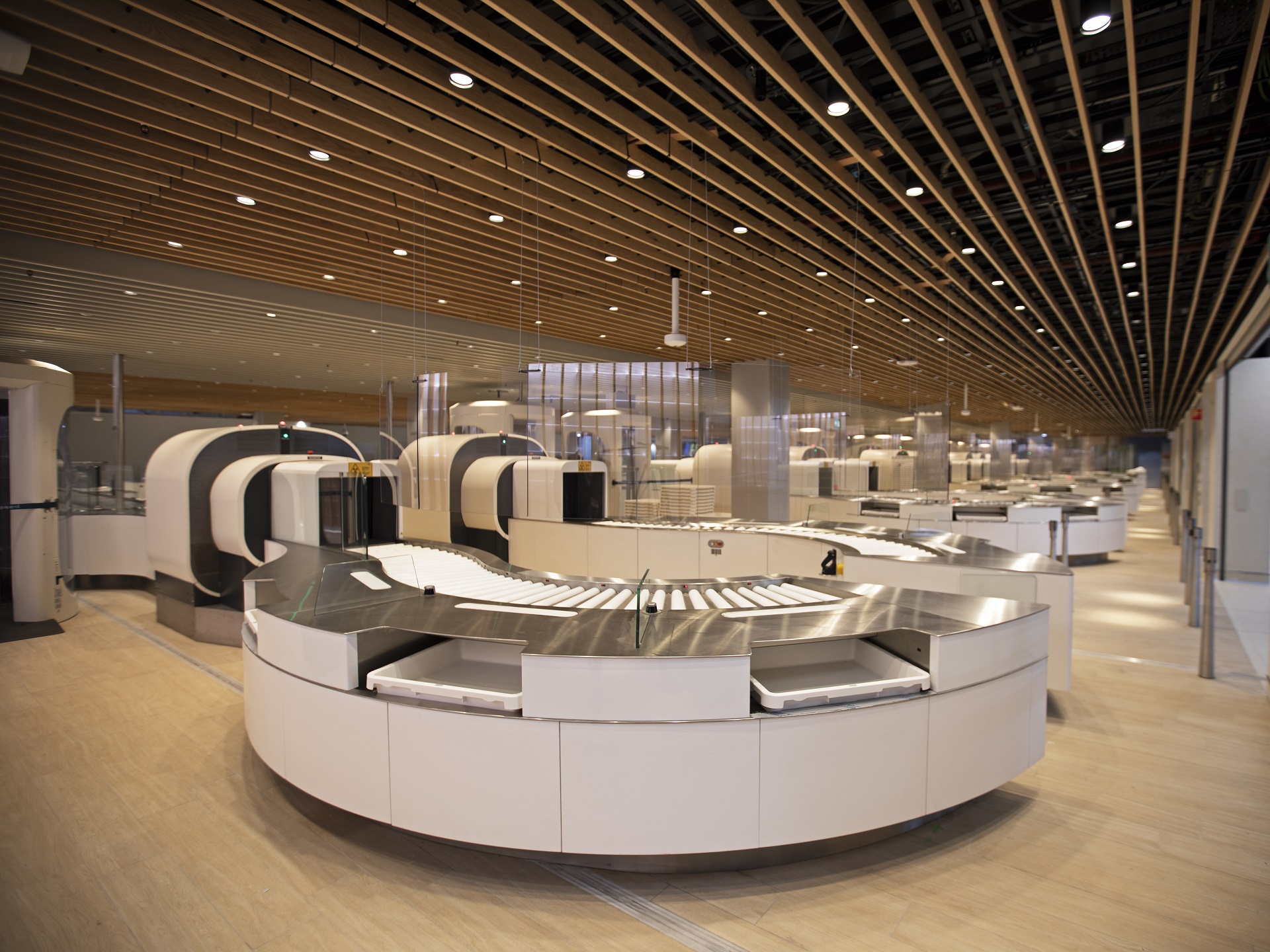 阿姆斯特丹史基浦机场安检用CT扫描取代X光机