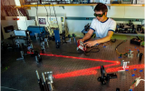 光纤激光器能否引领实用型激光等离子加速器的发展？