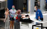 有闪亮新的 X 光机，今年夏天通过 TSA 机场检查站的时候可能会更加容易一些