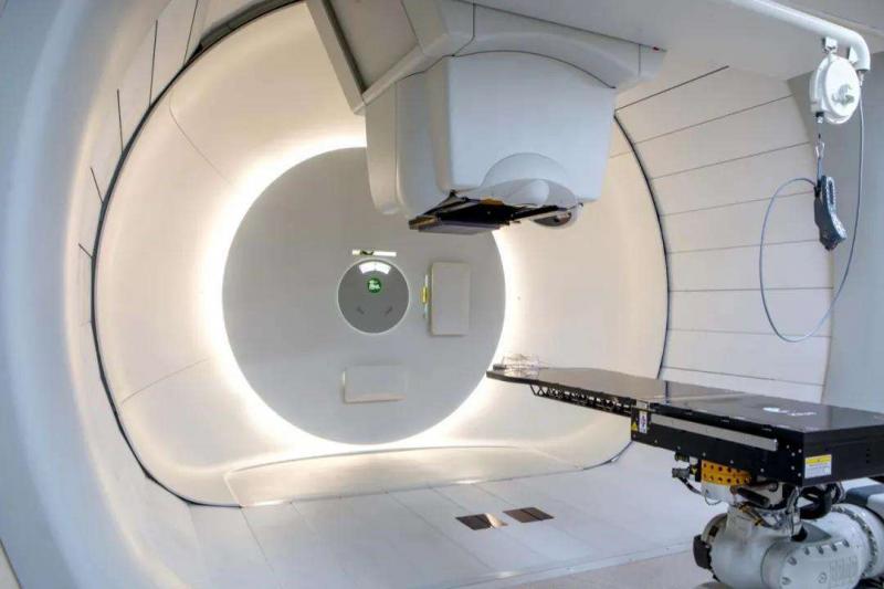 中科院打造合肥一流肿瘤的防治中心，配置医用质子加速器、医用电子加速器等各类医疗设备