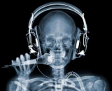 X-RAY能拍出骨骼和牙齿的照片，这是为什么呢?