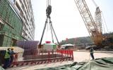 深圳市质子肿瘤治疗中心项目质子回旋加速器成功吊装
