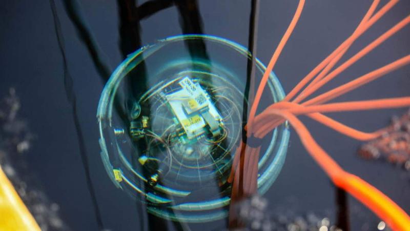 贝加尔湖-GVD中微子望远镜揭示银河系盘面高能中微子新发现