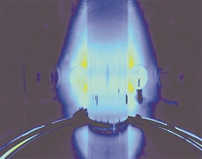 球形托卡马克装置首次产生等离子体