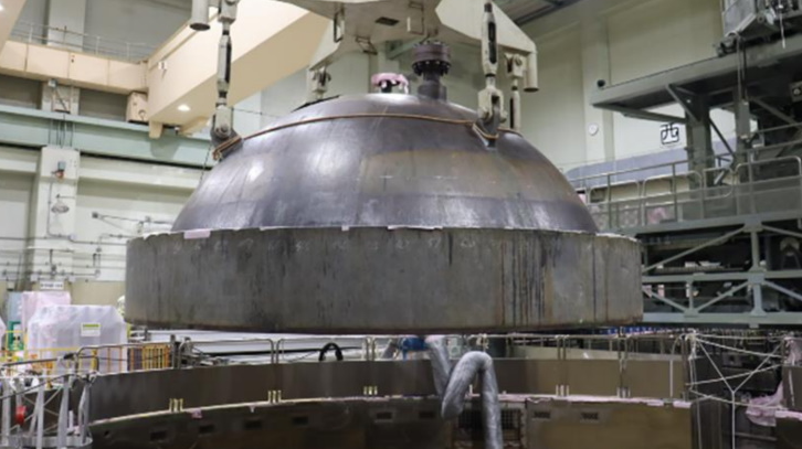 滨冈 1 号反应堆压力容器盖被拆除