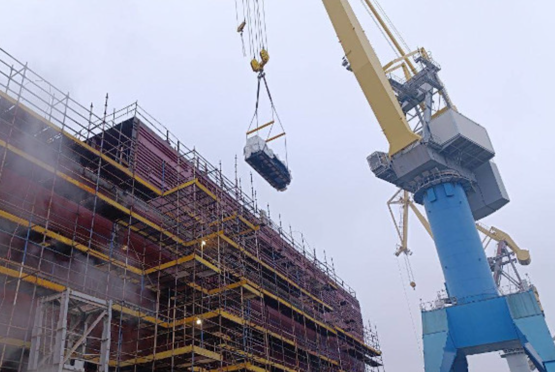 俄罗斯“列宁格勒”号核动力破冰船完成关键设备吊装