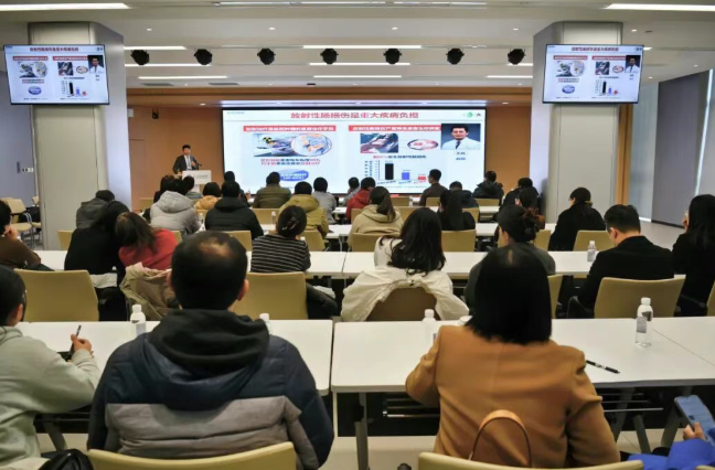 郑州大学研究生院常务副院长万香波教授一行到中国医学科学院放射医学研究所开展学术交流