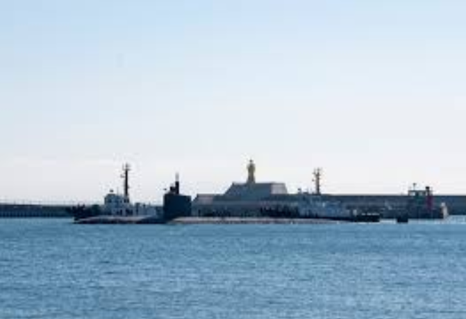 美国核动力潜艇驶入韩国港口