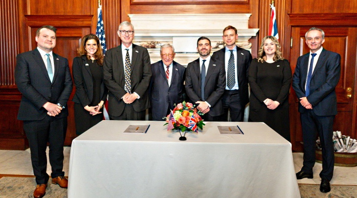 英美企业签约合作开发HALEU运输系统“飞马”