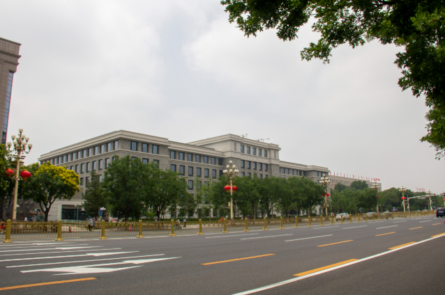 从时间上看，1984年中国已经成立国家核安全局，直到1991年中国才有第一个核电厂。为什么核与辐射安全监管先于核电厂的建设呢？