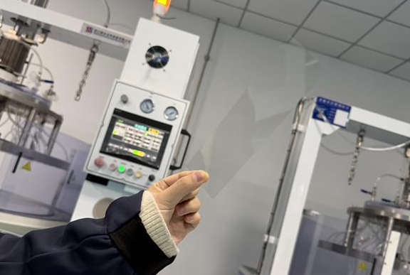 应对空间核辐射环境：四川乾智签发航天级耐辐照微纳晶材料合格证