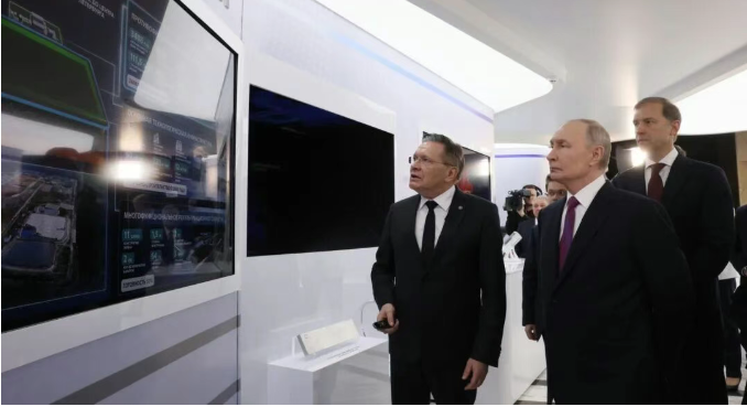 核能巨头跨界秀“黑科技”：俄原子能集团向普京展示从能源到生物医疗的核技术蓝图