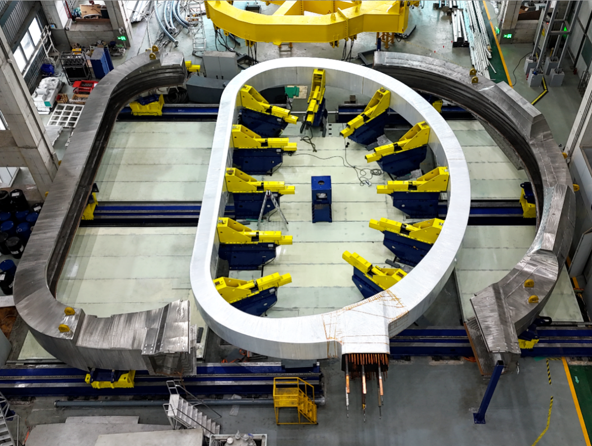 CRAFT核心装备获突破 世界最大托卡马克TF超导磁体完成入盒装配
