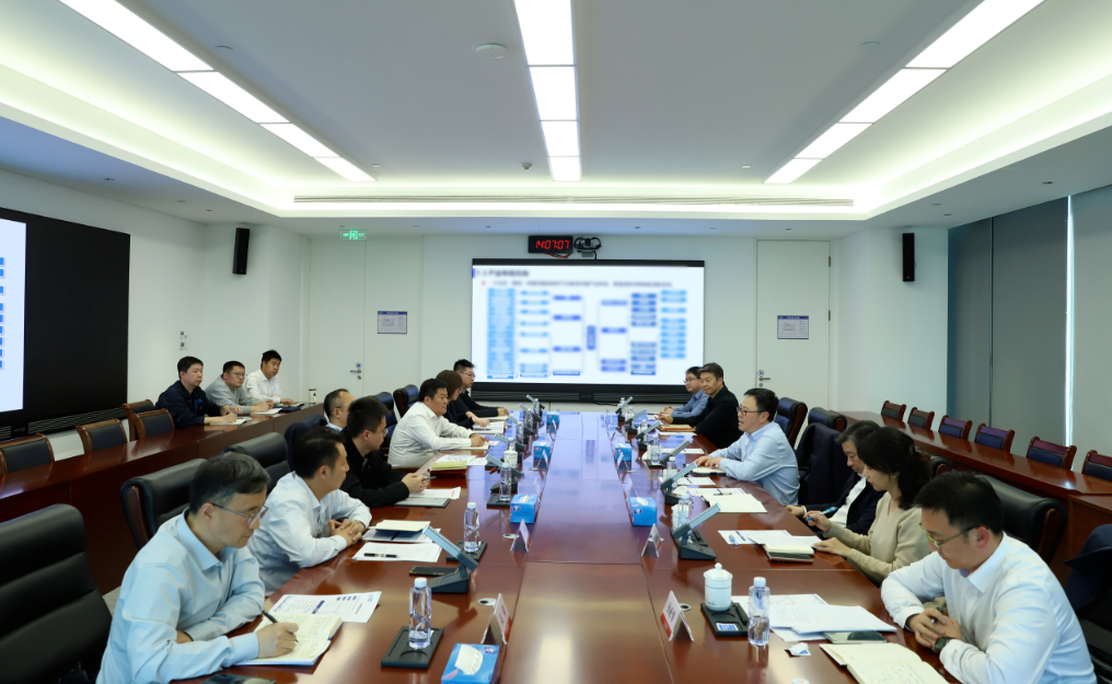 中国同辐党委书记、董事长肖亚飞一行拜访中核新能源