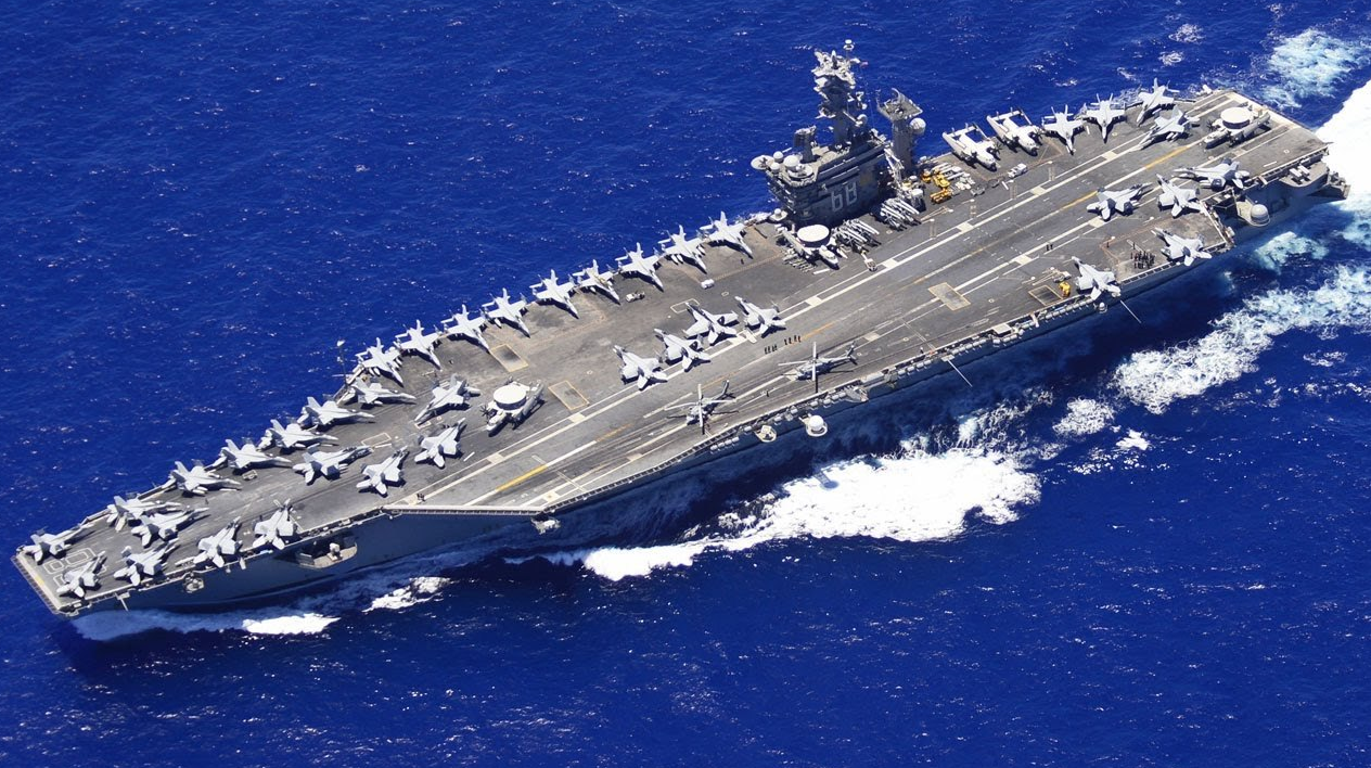 巴西海军对驻泊瓜纳巴拉湾的美国核动力航母进行每日辐射监测